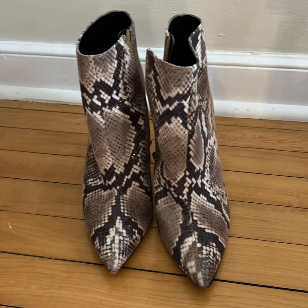 Snake bootie